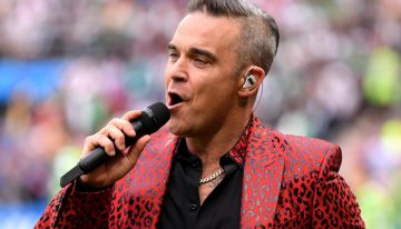Robbie Williams, il suo primo disco di Natale “THE CHRISTMAS PRESENT”